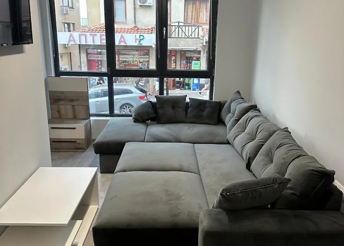 Апартамент - весела улица *