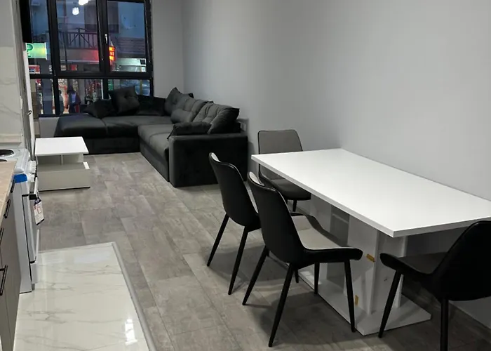 - весела улица * Созопол