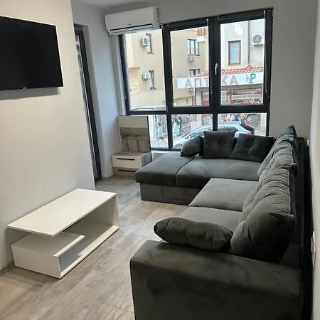 Apartment - весела улица